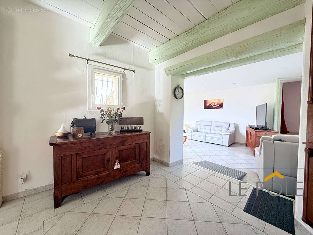 Maison à LA GARDE-ADHEMAR