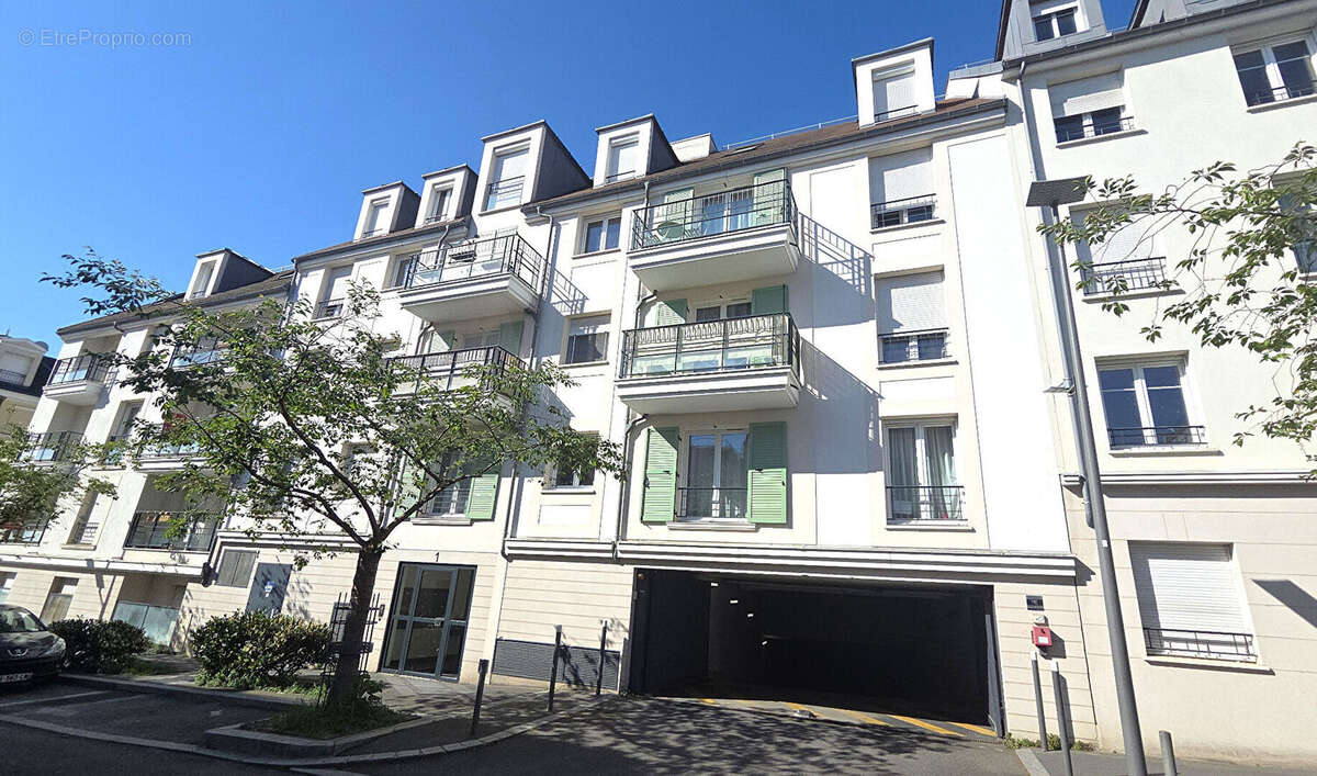 Appartement à HOUILLES