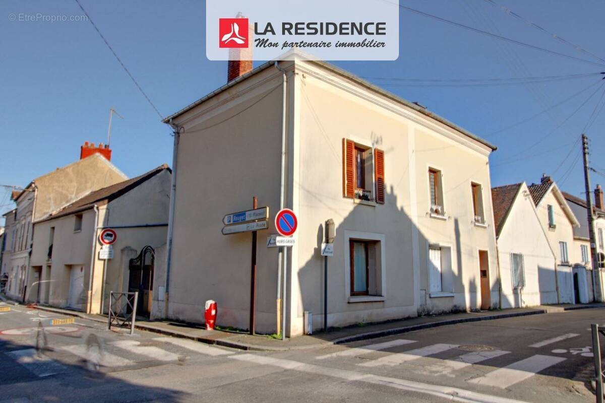 Maison à LES MUREAUX