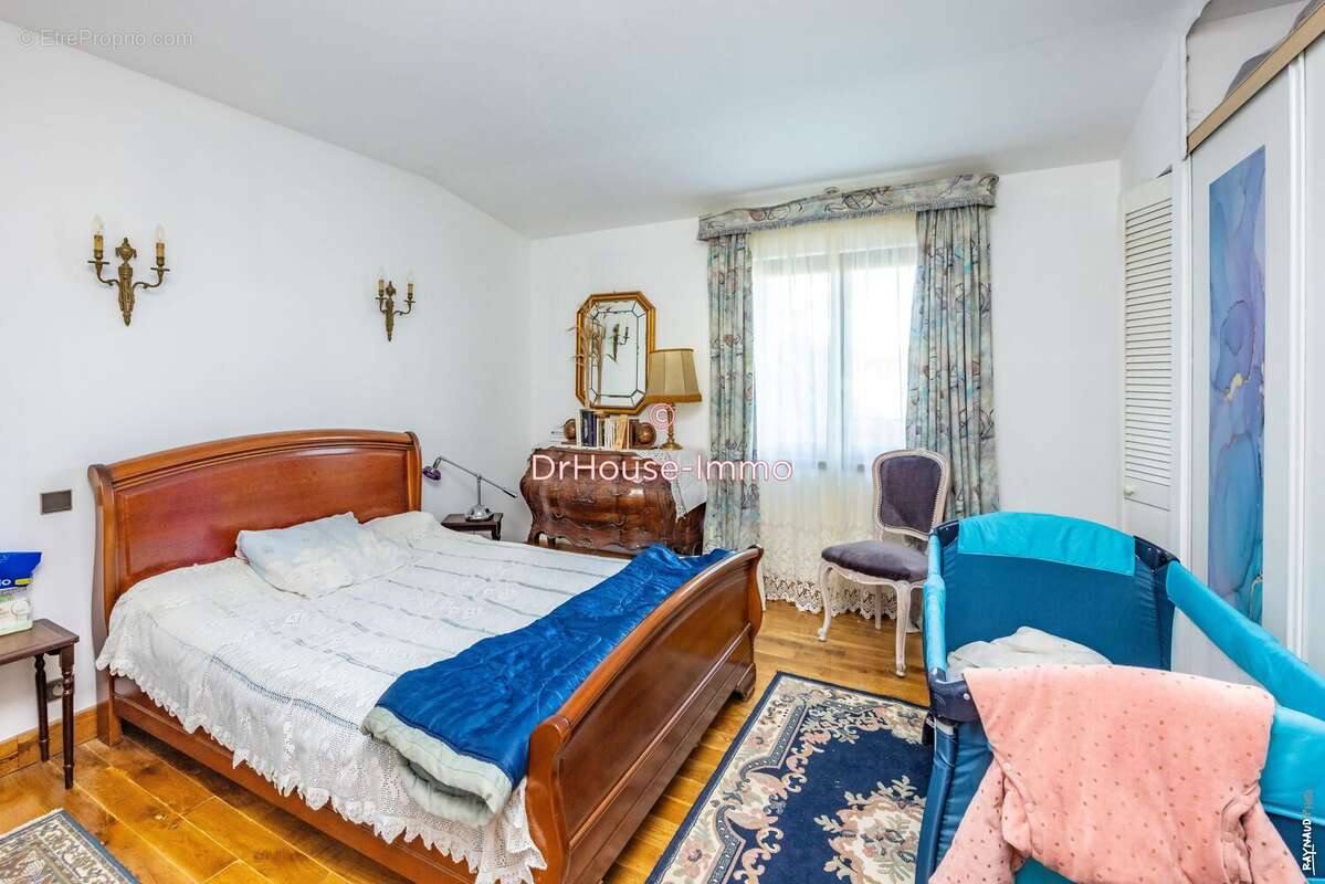 Maison 260 m² à Puybegon  - photo 26