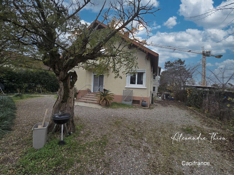 Maison à PONT-DE-CHERUY