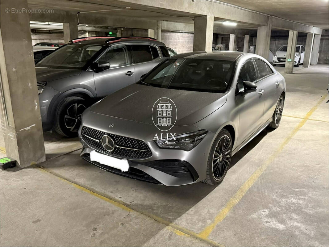 Parking à PARIS-12E
