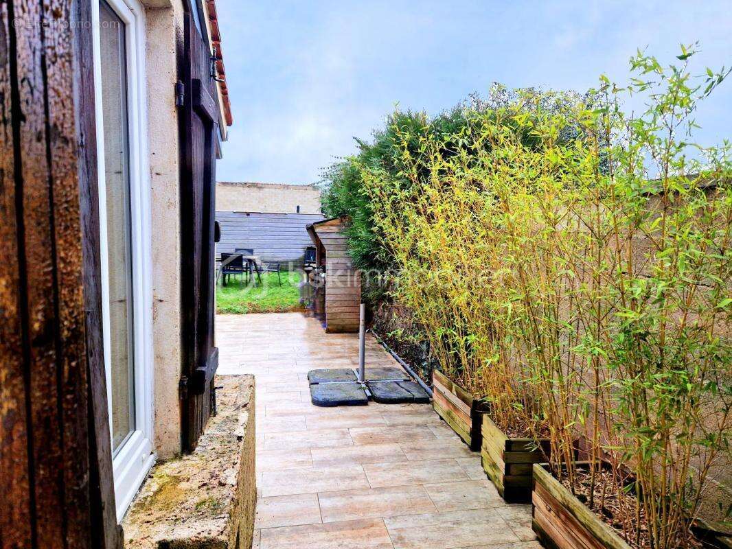 Maison à BAZAINVILLE