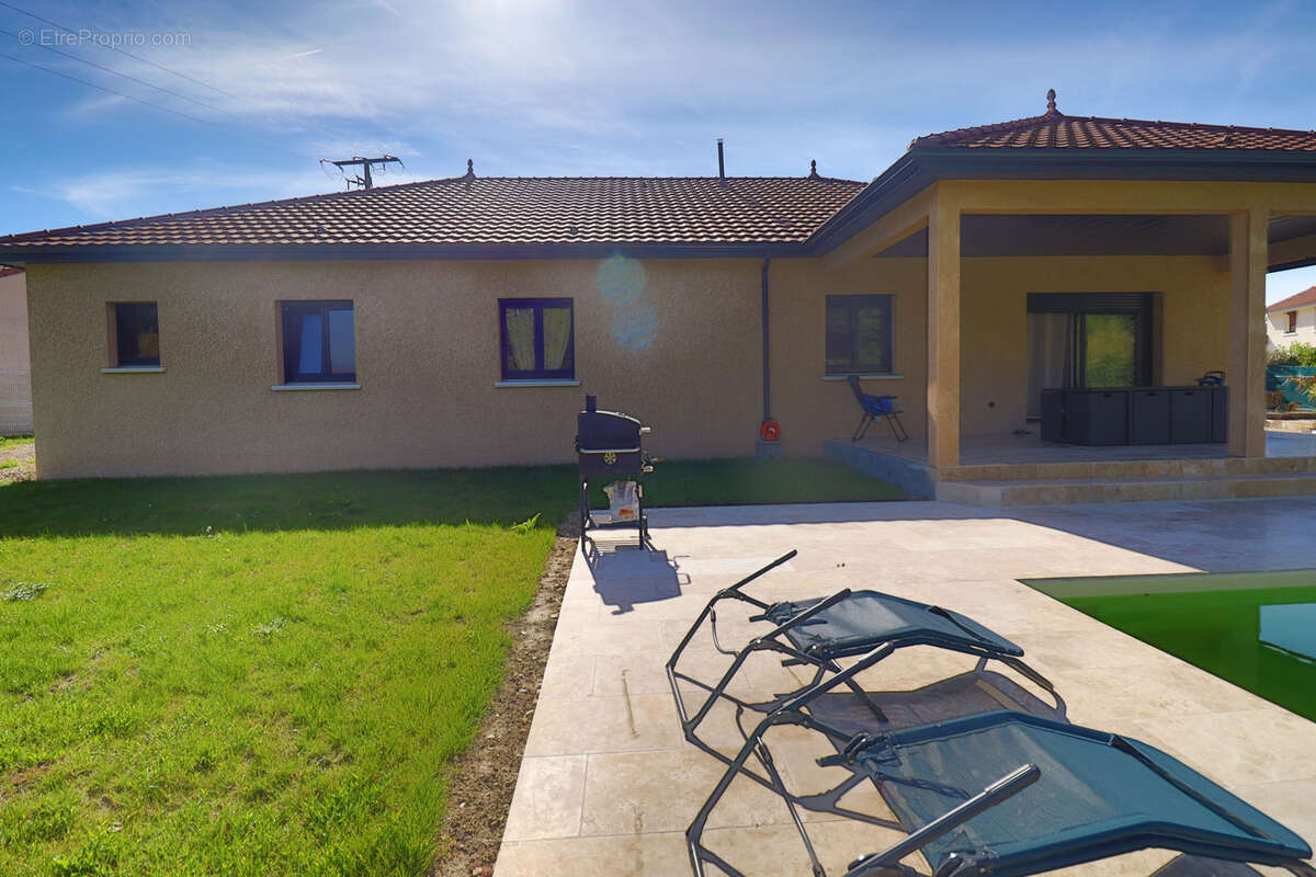 Maison récente avec piscine de 138 m2 sur terrain 1117 m2 - photo 10