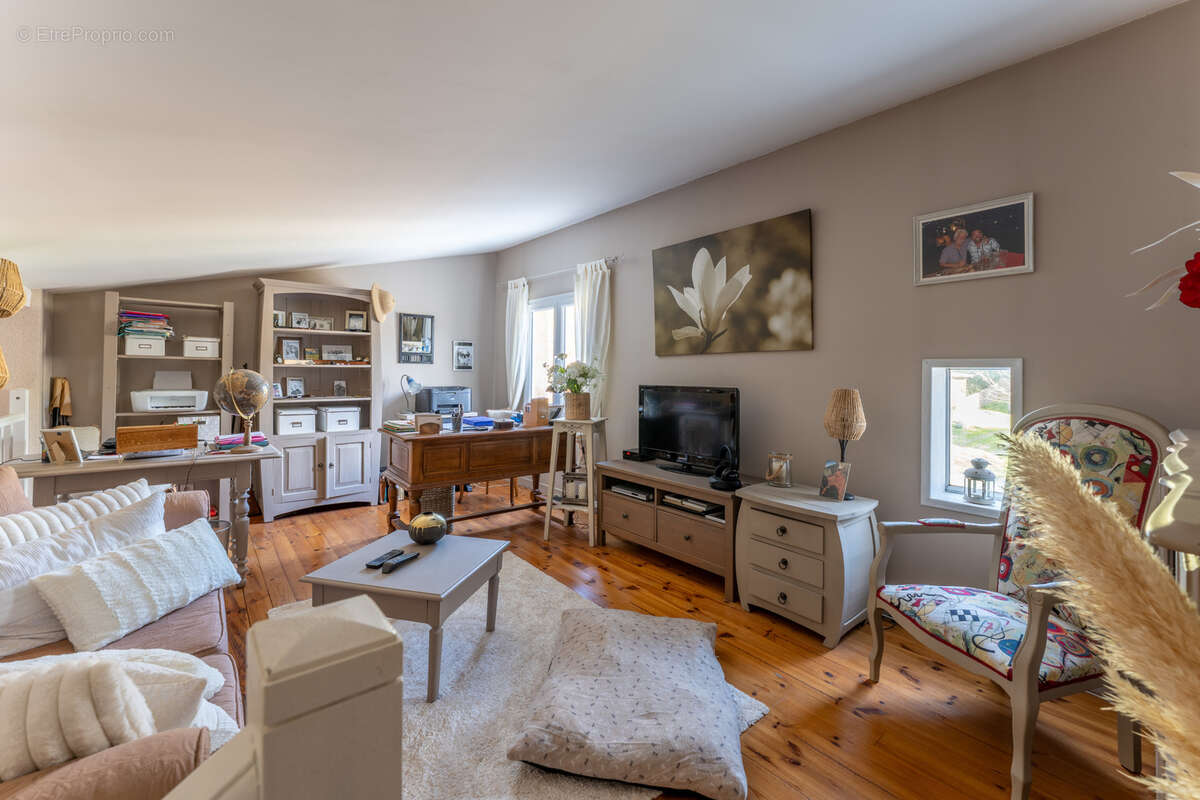 Maison à LESTIAC-SUR-GARONNE