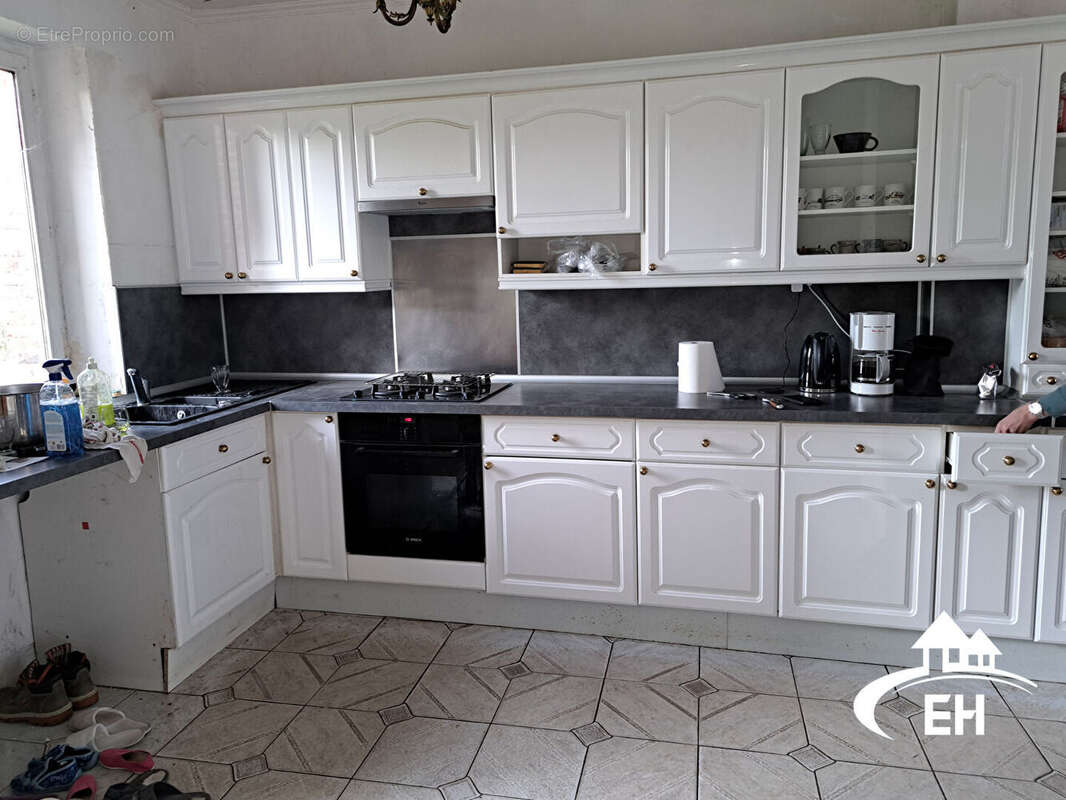 Maison de bourg a restaurer - photo 4