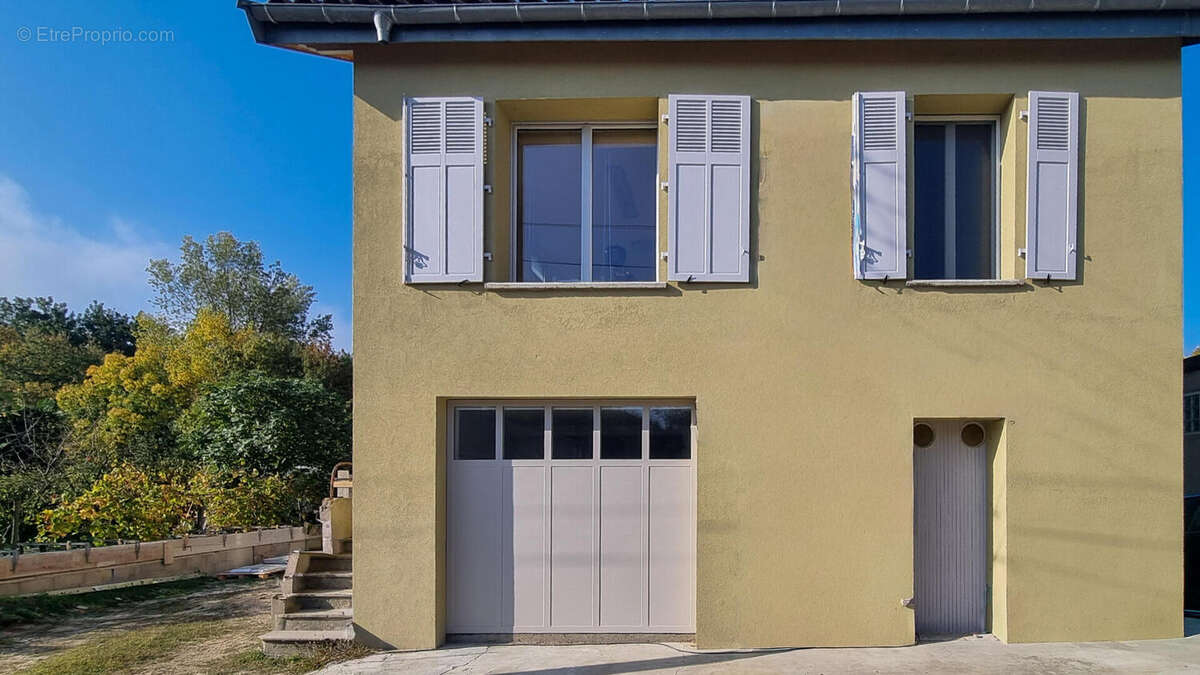 20251018104428 - Maison à BELVEZE-DU-RAZES