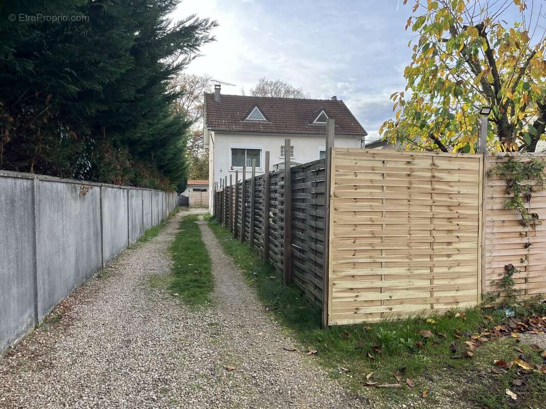 Maison à CLAYE-SOUILLY
