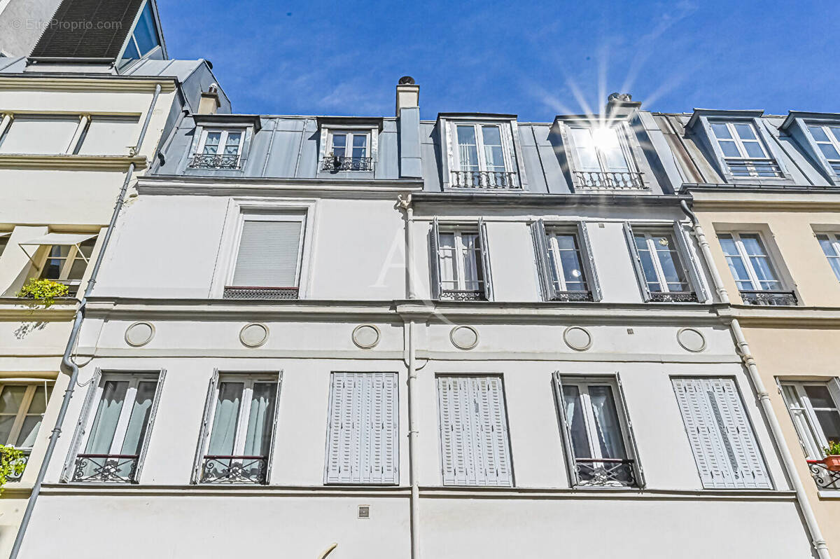 Appartement à PARIS-7E