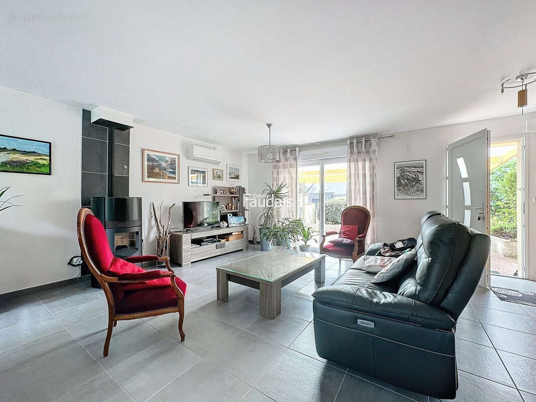 Maison 141 m² à Saint-Germain-Sur-Ay  - photo 2