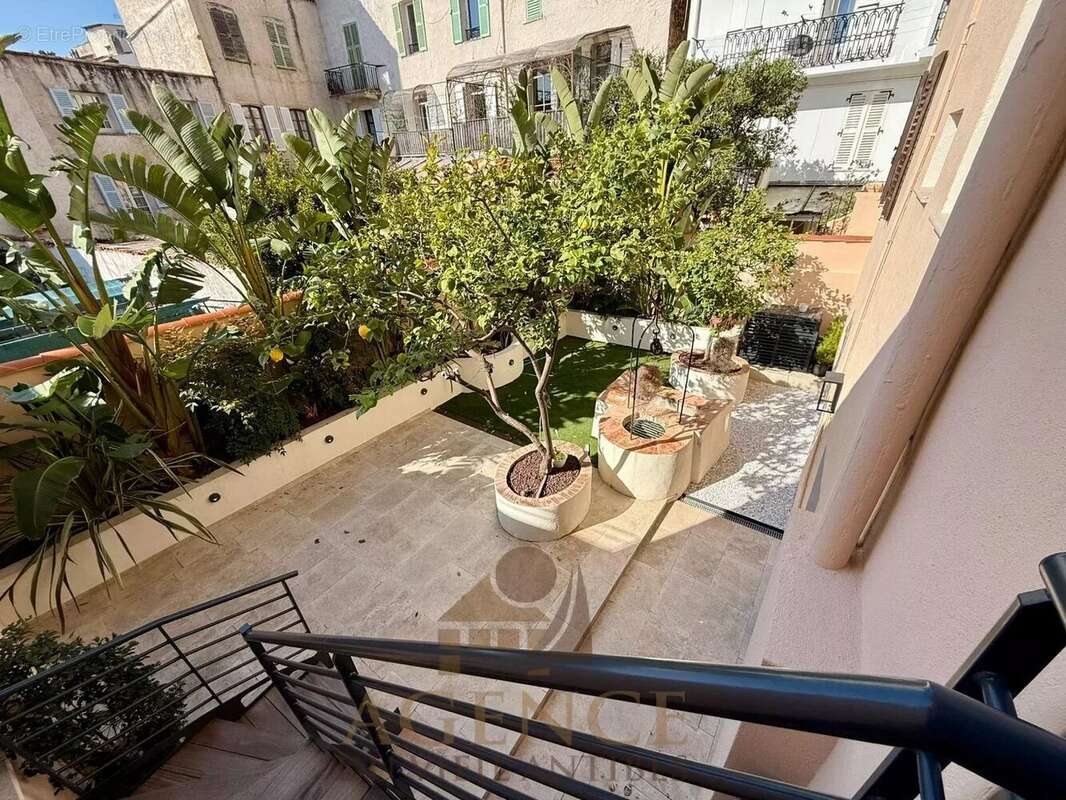 Vieil Antibes REZ-DE-JARDIN 107m2 - photo 14