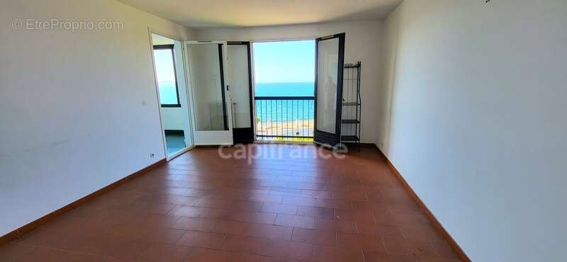 Vue mer panoramique sur le golfe de Saint-Florent – Appartement T3 avec loggia, cave et parking - photo 3