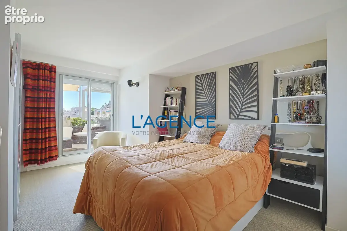 Appartement T4 de 134 m2 avec terrasse de 53m2 en dernier étage avec ascenseur au centre ville de Hyères - photo 12