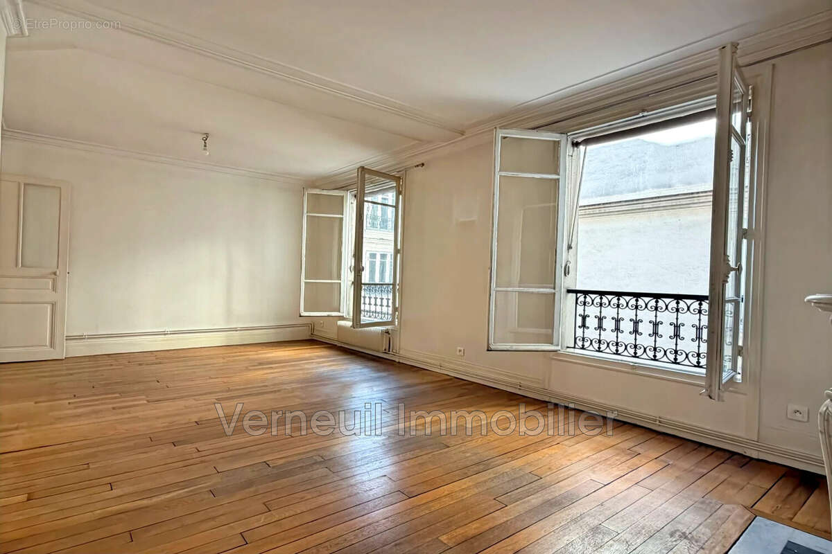 Appartement à PARIS-7E
