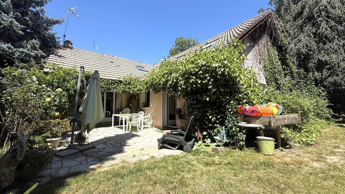 Maison à BOUFFEMONT