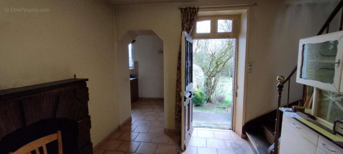 Maison 70 m² à Moutier-Rozeille  - photo 7