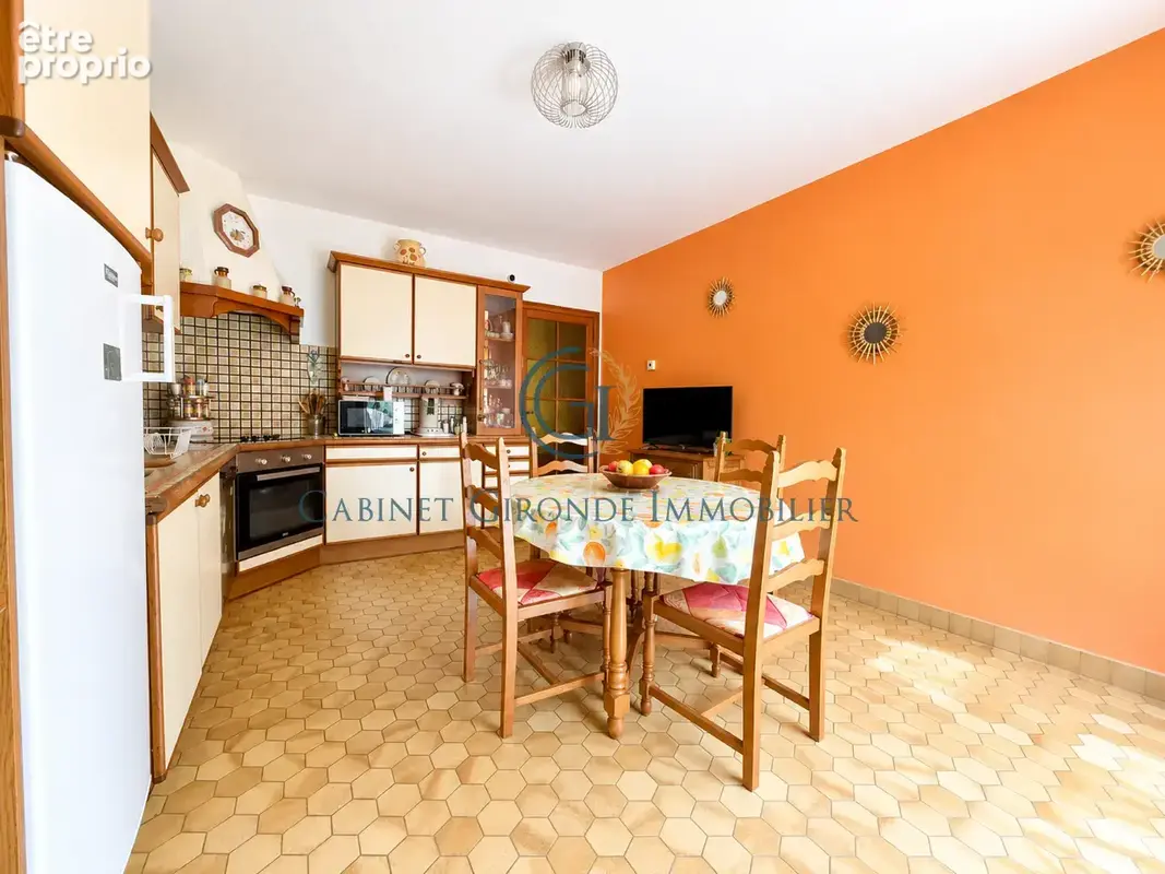 Arveyres maison pierre 130 m2 - 2 chambres - bureau -  garage-  jardin intime - photo 5