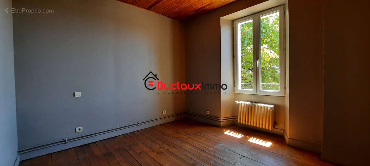Ensemble Maison - Grange et dépendances - Terrain de 3 171 m2 - photo 8