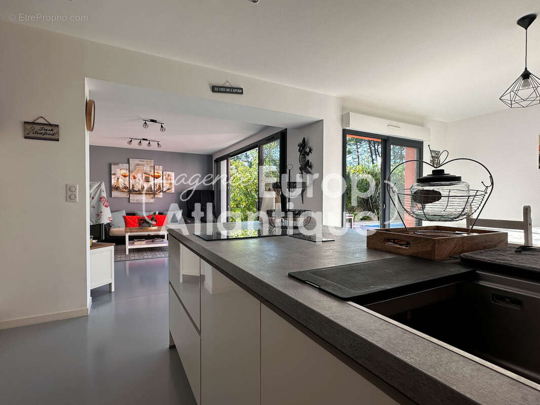 Maison à LES MATHES