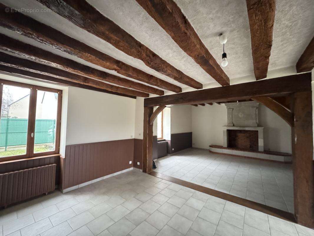 Maison à BEAUFORT-EN-VALLEE