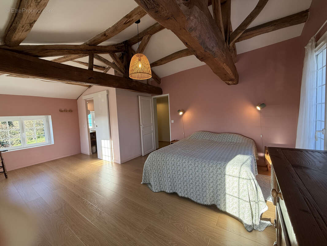 Maison à MORTAGNE-SUR-GIRONDE