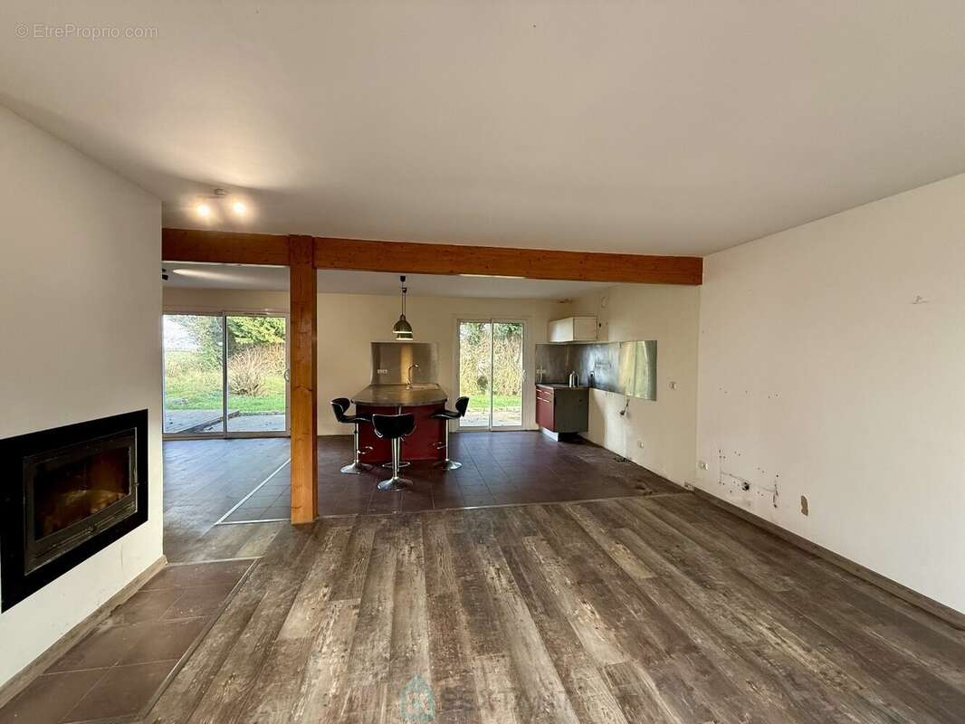 Maison à HEUBECOURT-HARICOURT