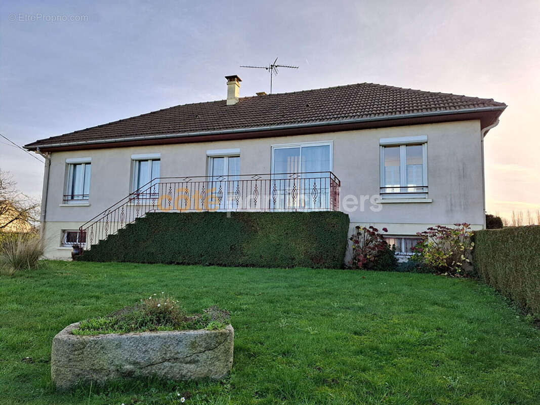 Maison à SAINT-OVIN