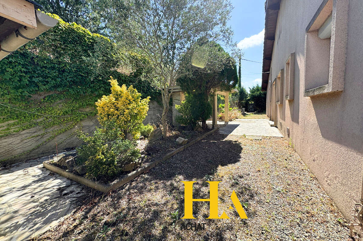 Maison à AYGUESVIVES