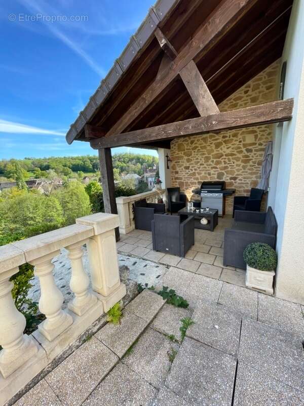 Maison à LA CELLE-DUNOISE