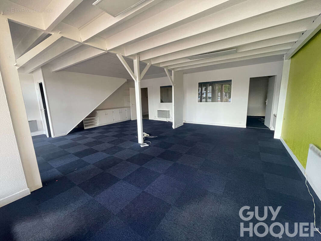 Commerce à JAUNAY-CLAN