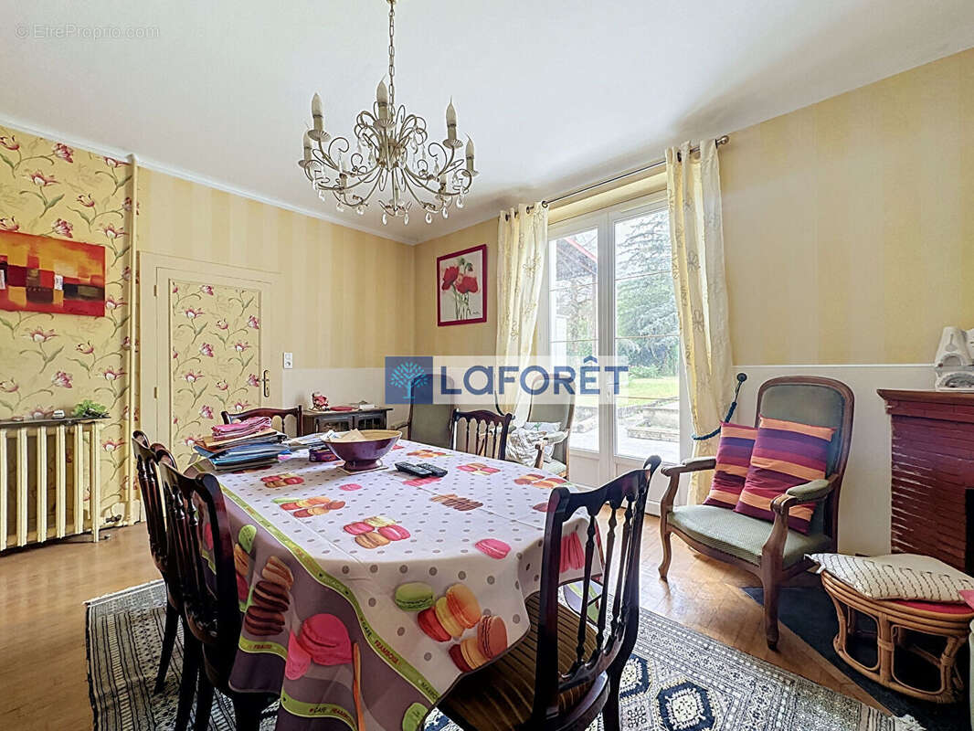 Maison Poissons 7 pièce(s) 200m2 - photo 6