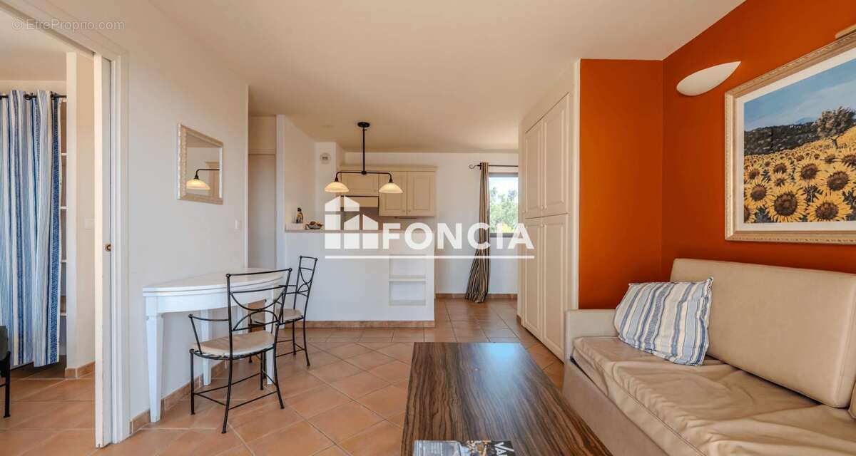 Exclusivité Foncia, joli T2 de 37.6m2 au 1er et dernier étage avec terrasse. Ilot Petrarque - photo 4