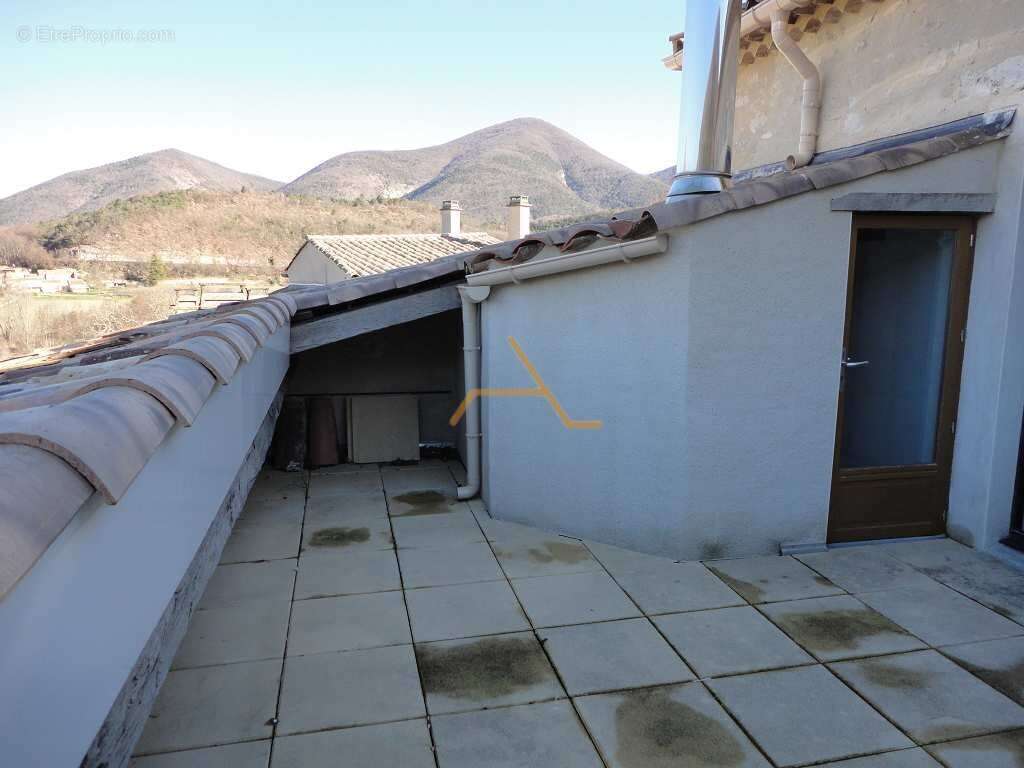 Maison à MONTJOUX