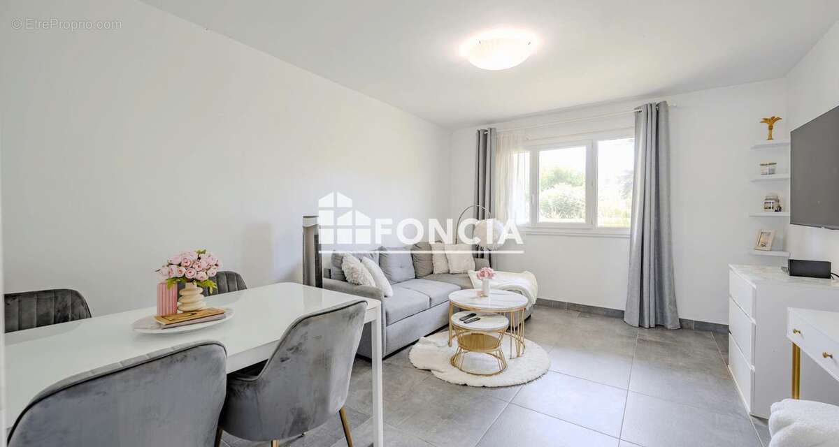 Appartement à HYERES