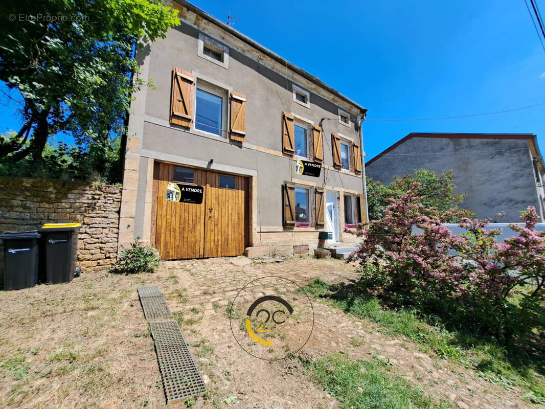 Maison à FILLIERES