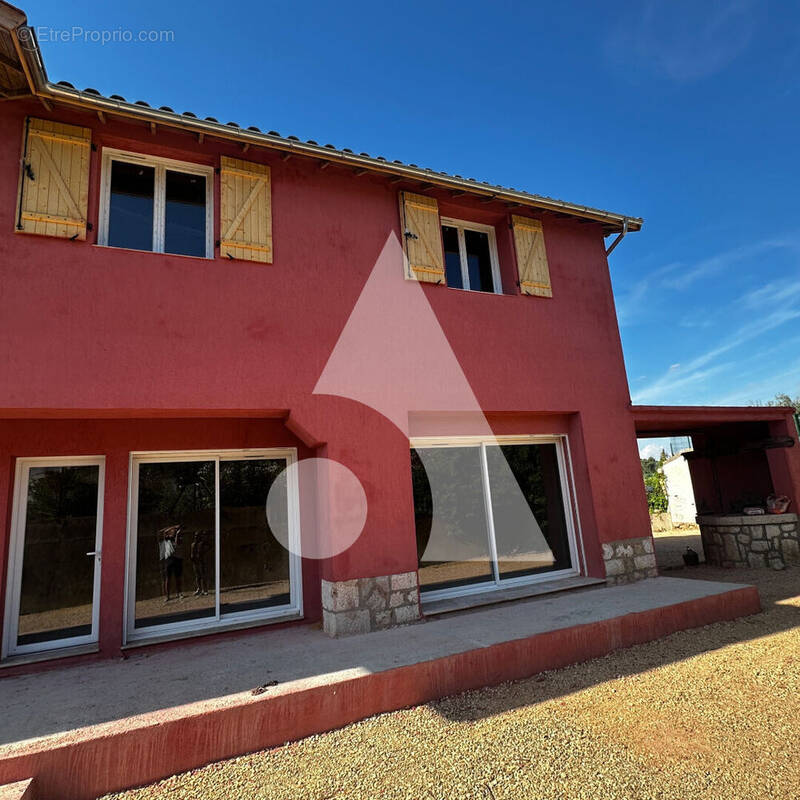 Maison à ROUGIERS