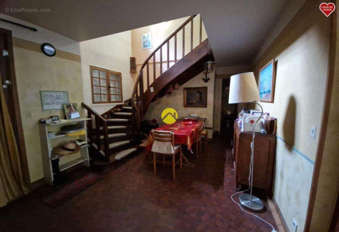 Maison à LA GUERCHE-SUR-L&#039;AUBOIS