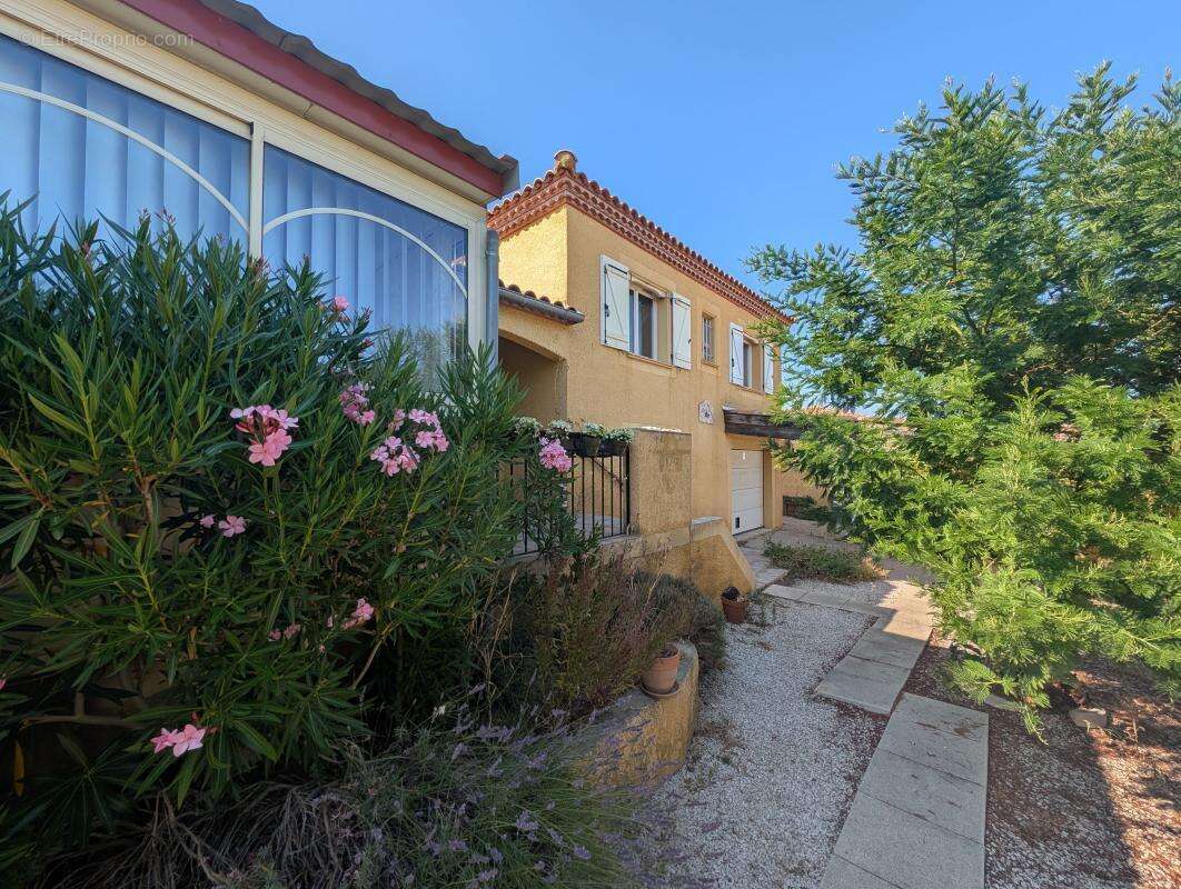 Maison à ROUJAN