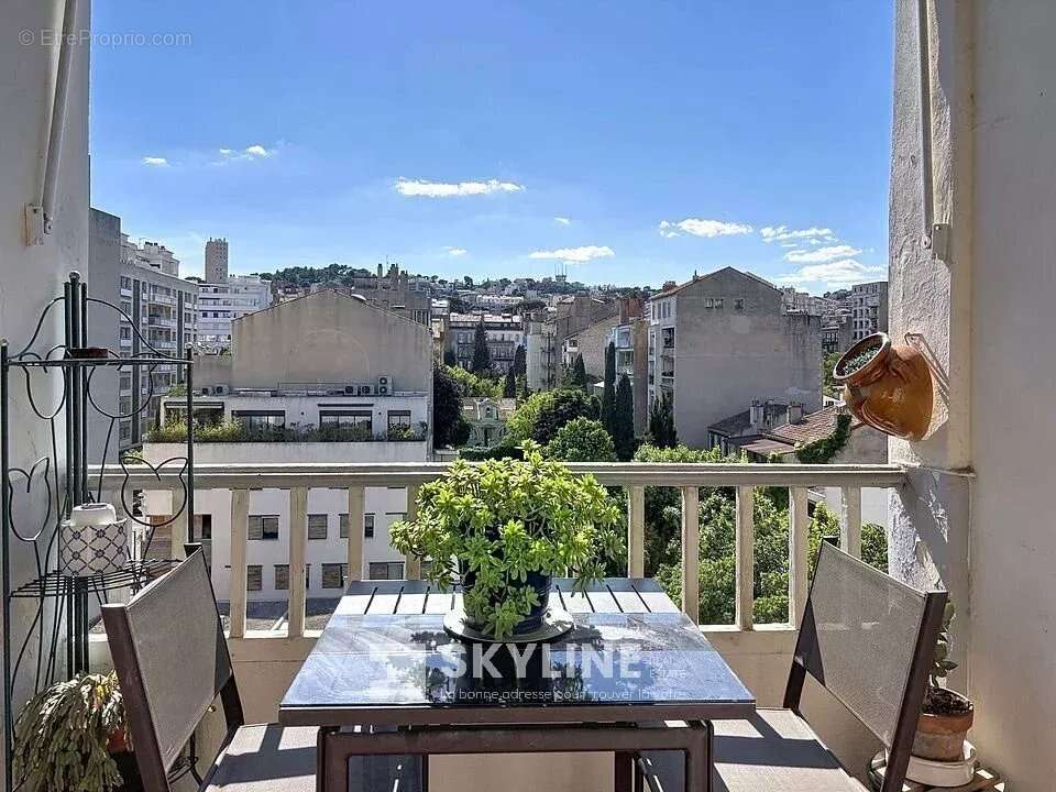 Appartement à MARSEILLE-8E