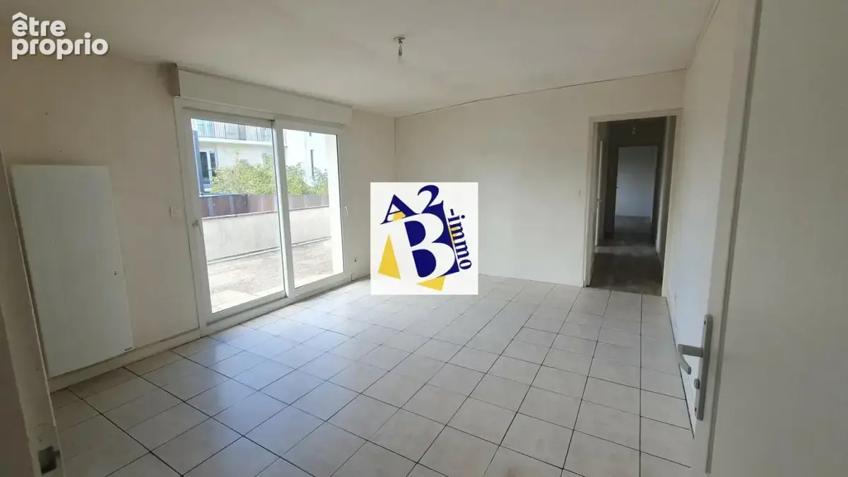 ANGOULEME, Quartier VICTOR HUGO, Appt T2BIS 61M², Grande terrasse - photo 6