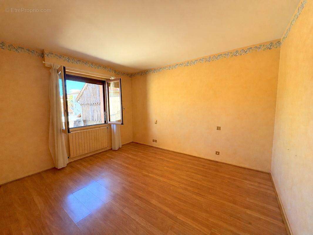 Maison à vendre coeur de ville 130m2 avec piscine et dépendance - photo 15