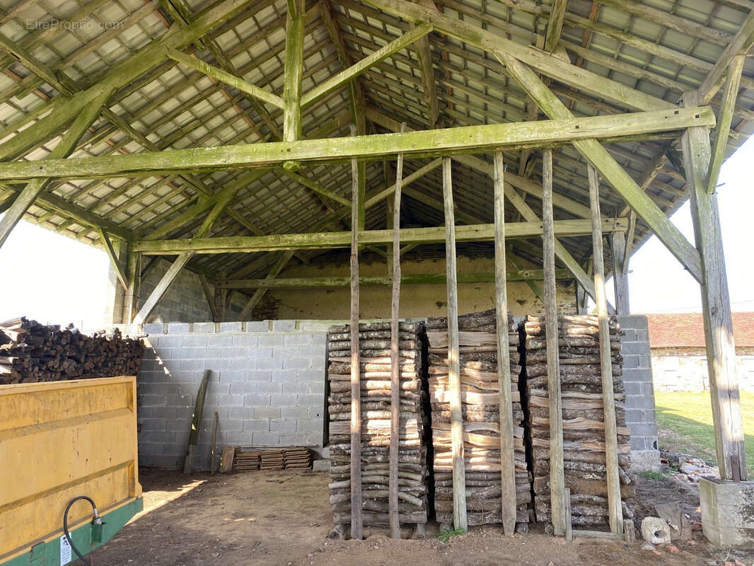 Maison à SAINT-CYR-LES-CHAMPAGNES