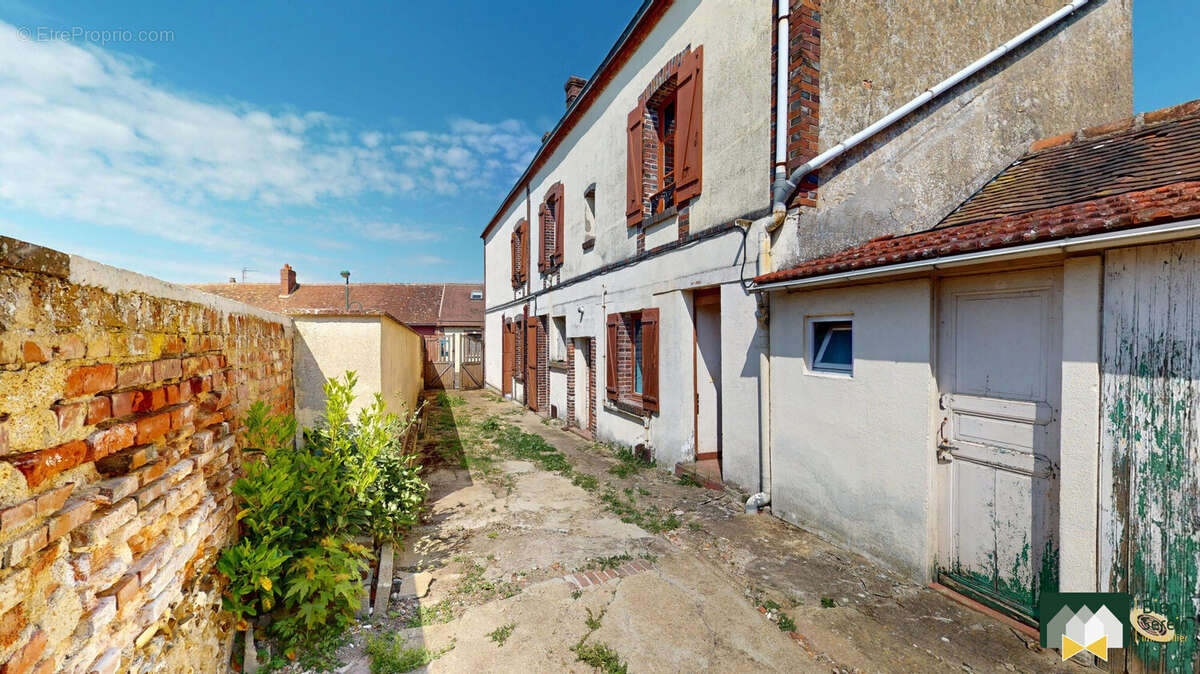 Maison à MAINVILLIERS