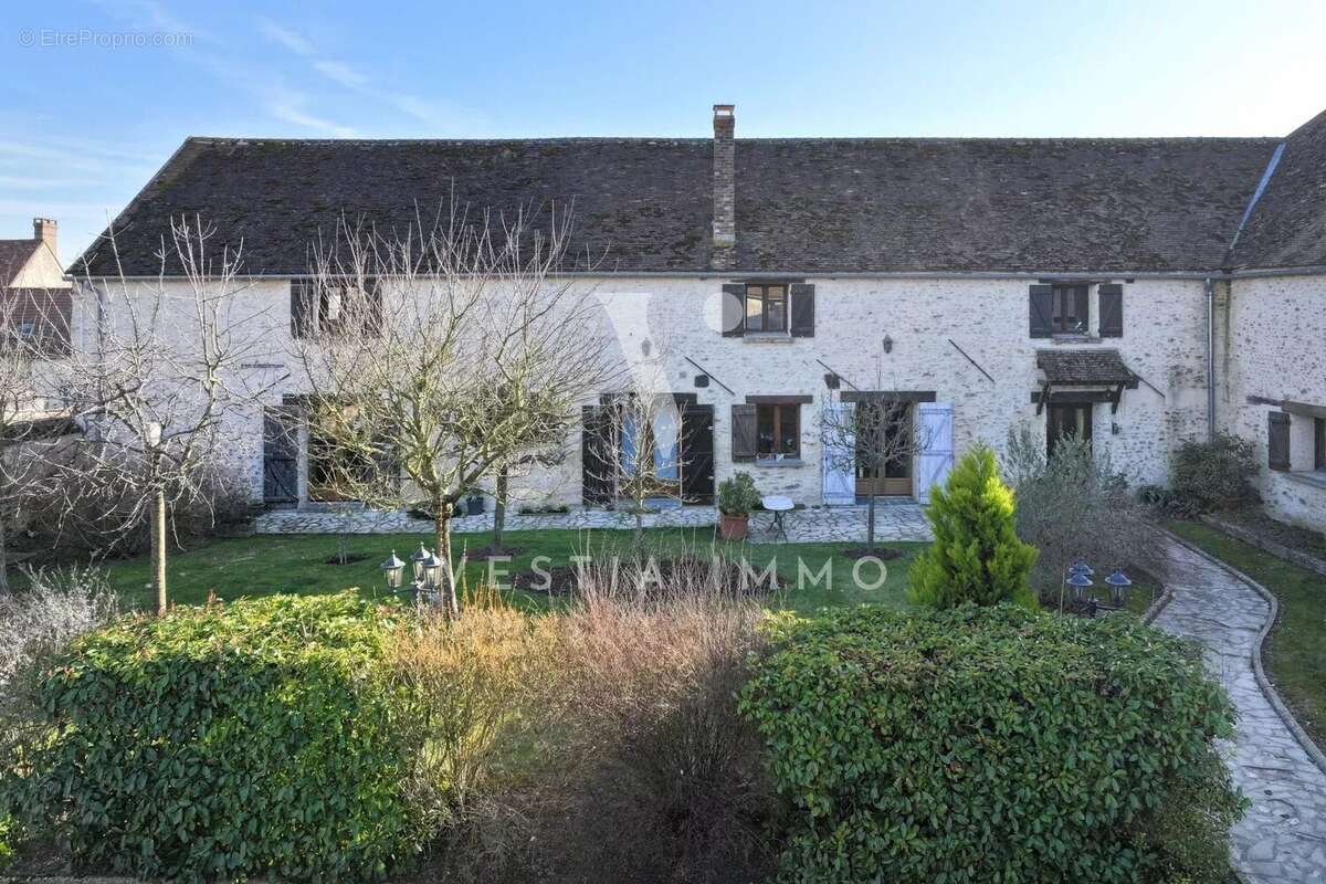Ancien Corps de ferme du XVIIe – 402 m² – Fort potentiel à 13 min de Rambouillet - photo 10