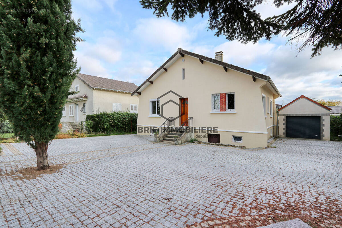 Maison à LA ROCHETTE