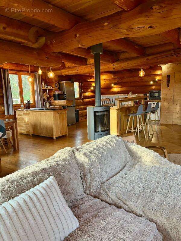 Chalet authentique de 144 m2 sur sous-sol - photo 5