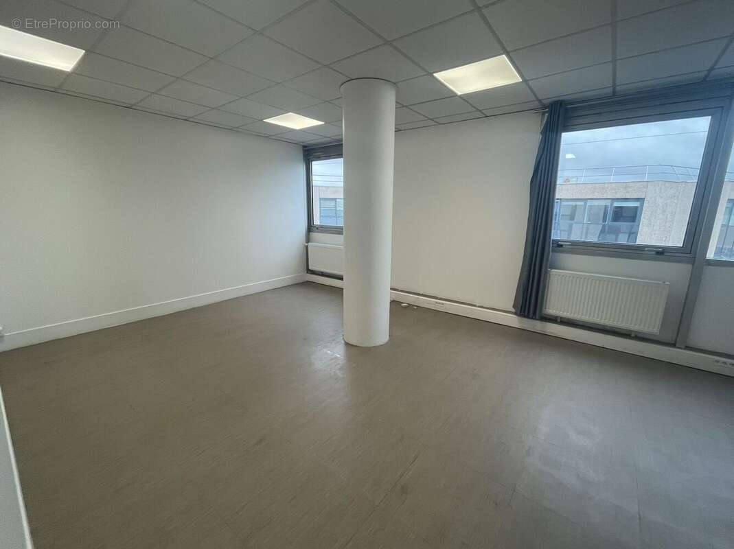 Commerce à NANTERRE