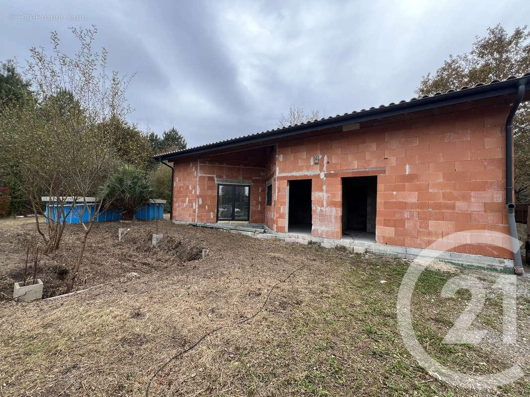 Maison à SAINTE-EULALIE-EN-BORN