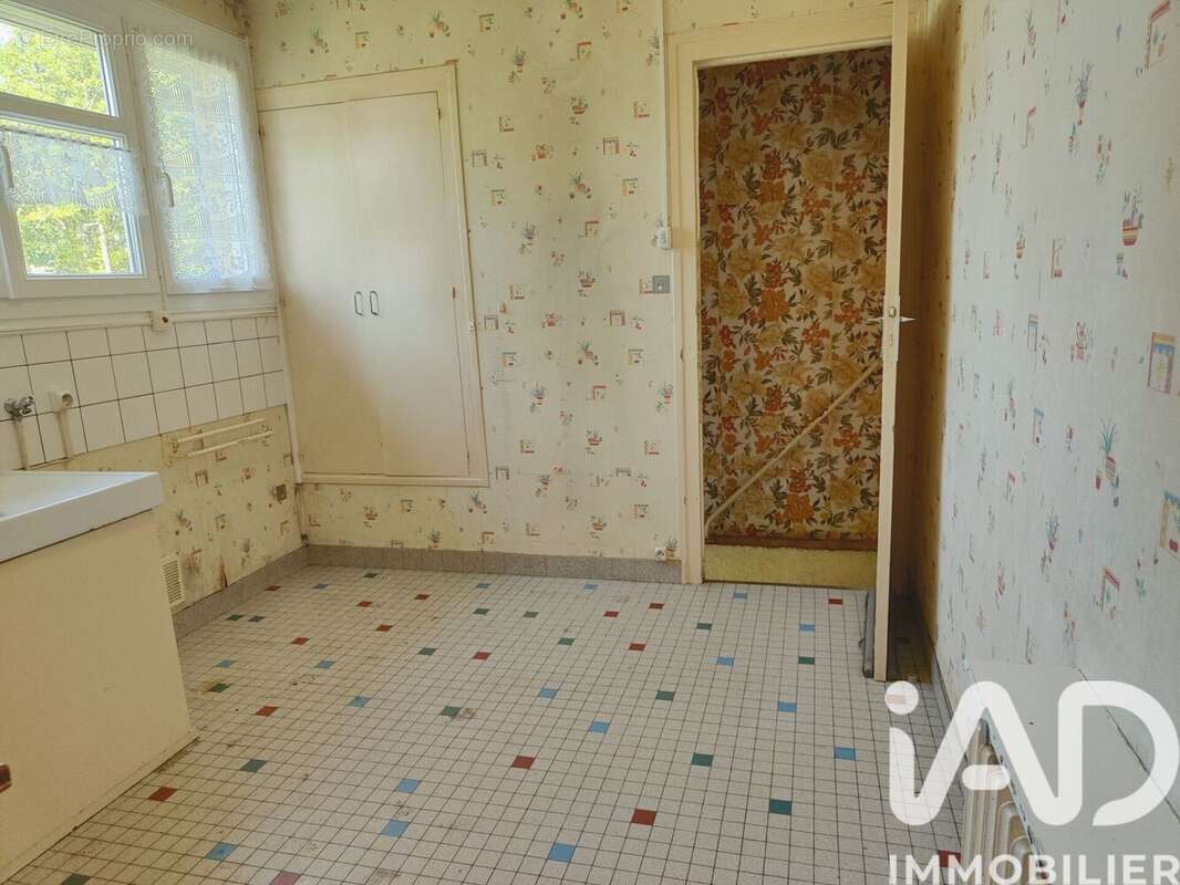 Maison 73 m² à Ambernac  - photo 8