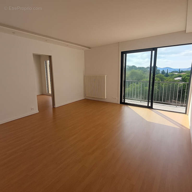 Appartement à LA VALETTE-DU-VAR